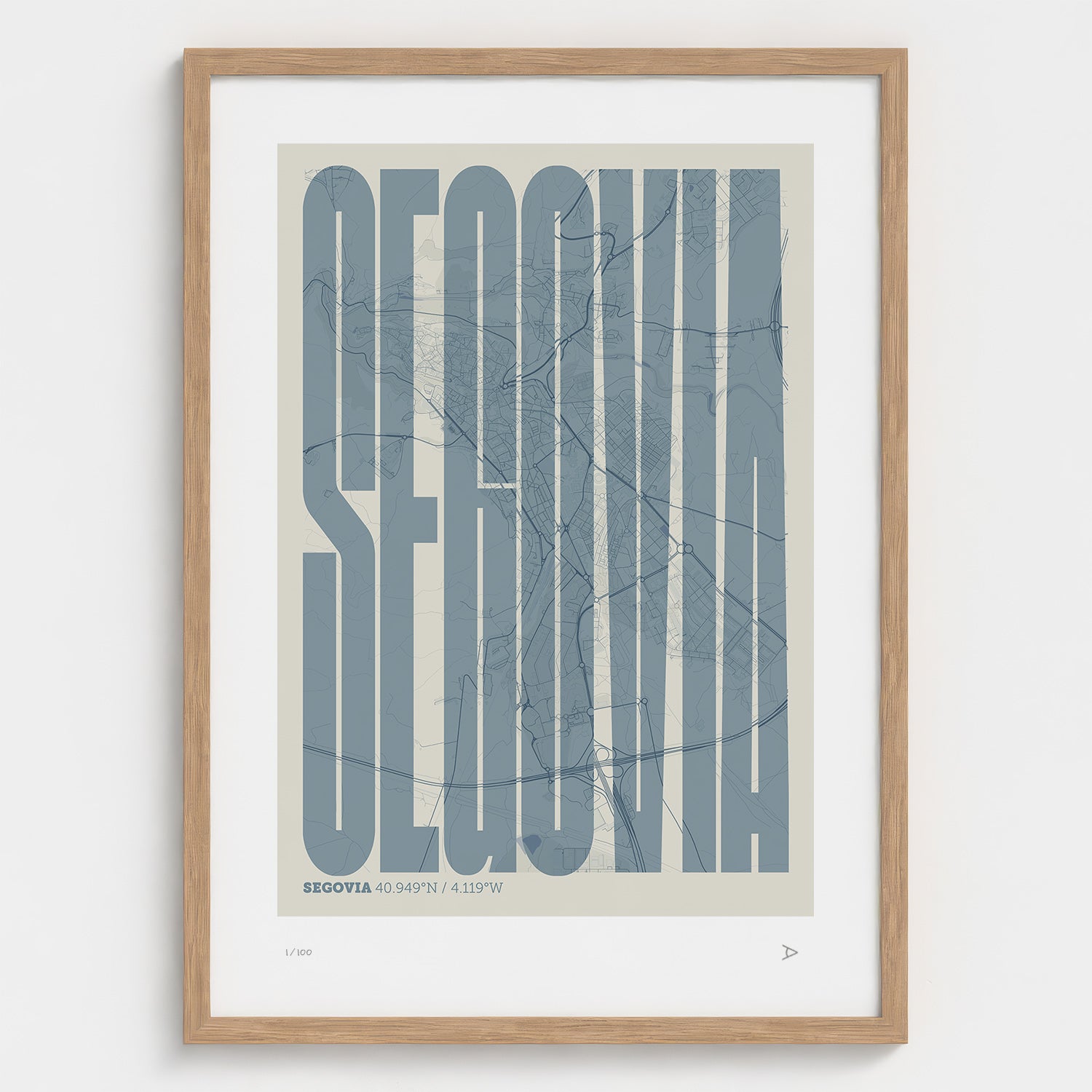 Lámina tipográfica de Segovia – diseño Extra Comprimida, marco de madera natural