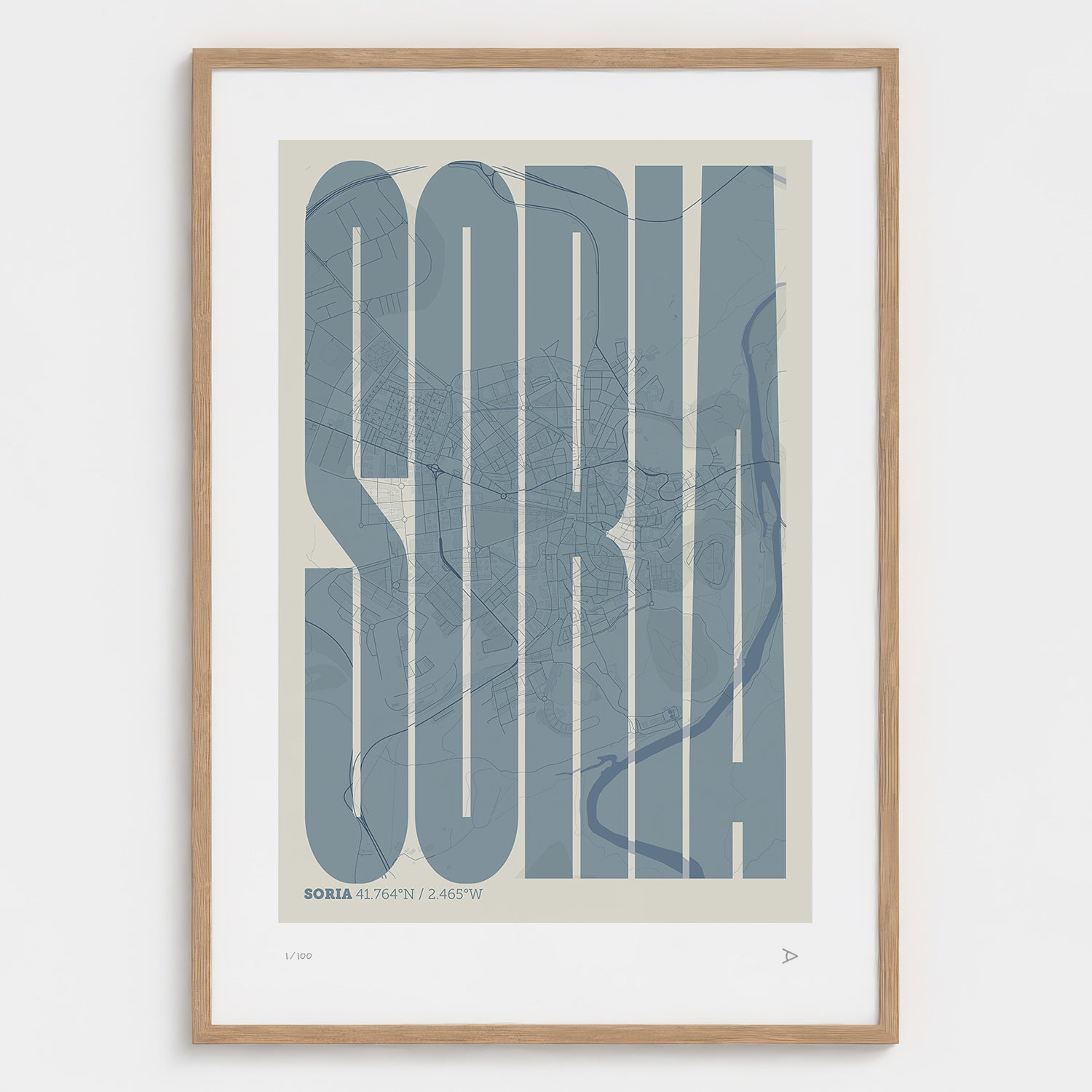 Lámina tipográfica de Soria – diseño Extra Comprimida, marco de madera natural