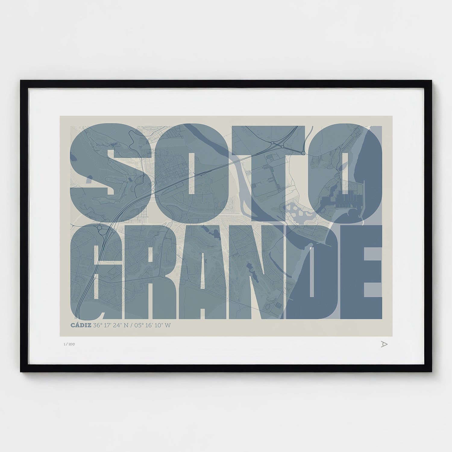 Lámina tipográfica de Sotogrande – diseño Extra Comprimida, marco negro
