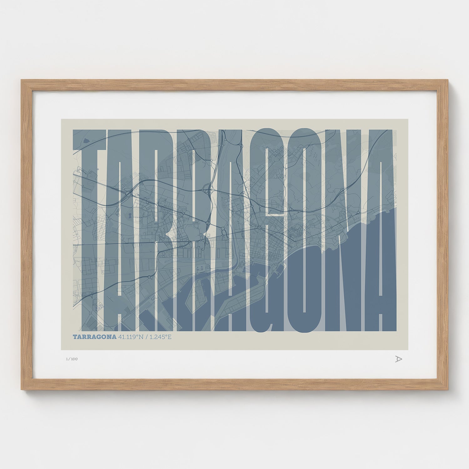 Lámina tipográfica de Tarragona – diseño Extra Comprimida, marco de madera natural
