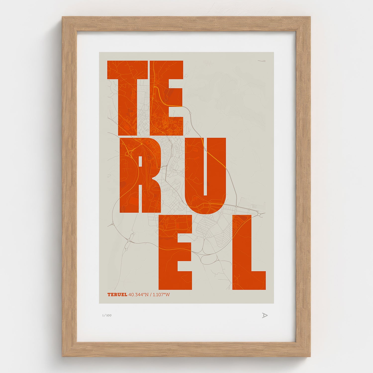 Lámina tipográfica de Teruel – diseño Revoltosa, marco de madera natural