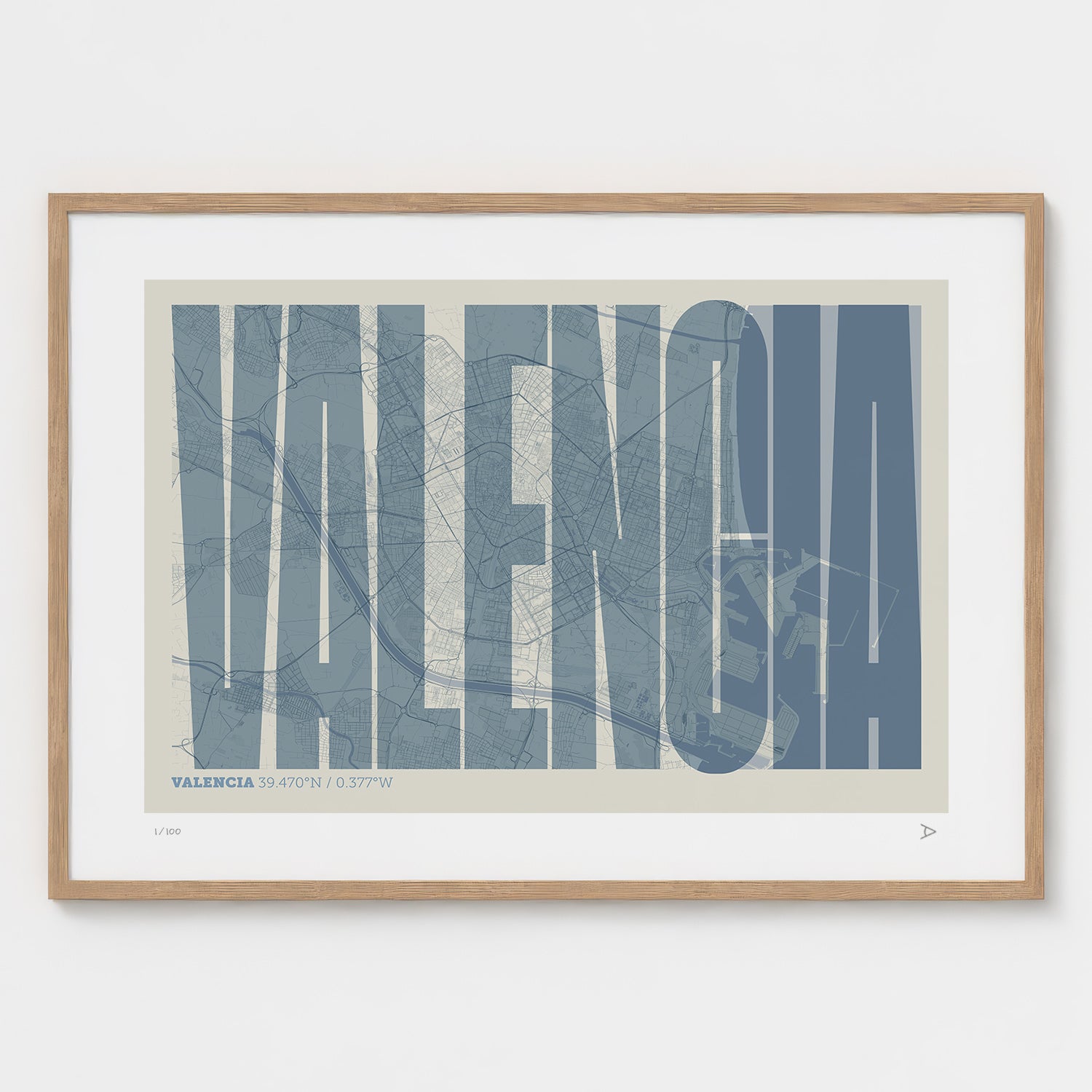 Lámina tipográfica de Valencia – diseño Extra Comprimida, marco de madera natural