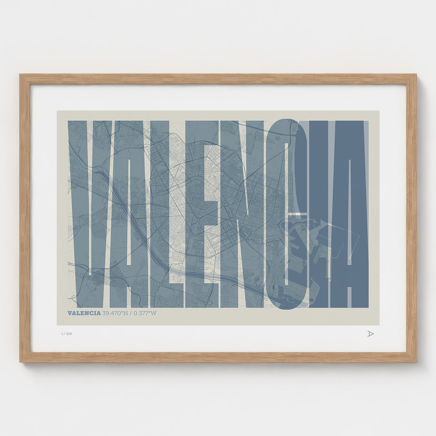 Lámina tipográfica de Valencia – diseño Extra Comprimida, marco de madera natural