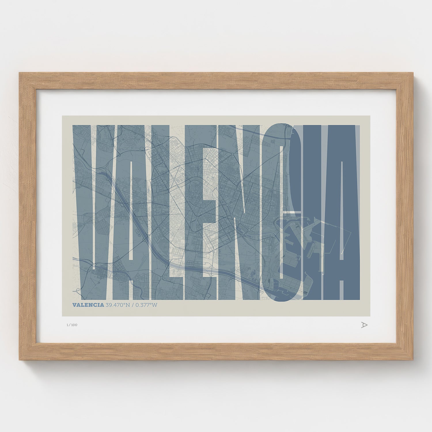 Lámina tipográfica de Valencia – diseño Extra Comprimida, marco de madera natural