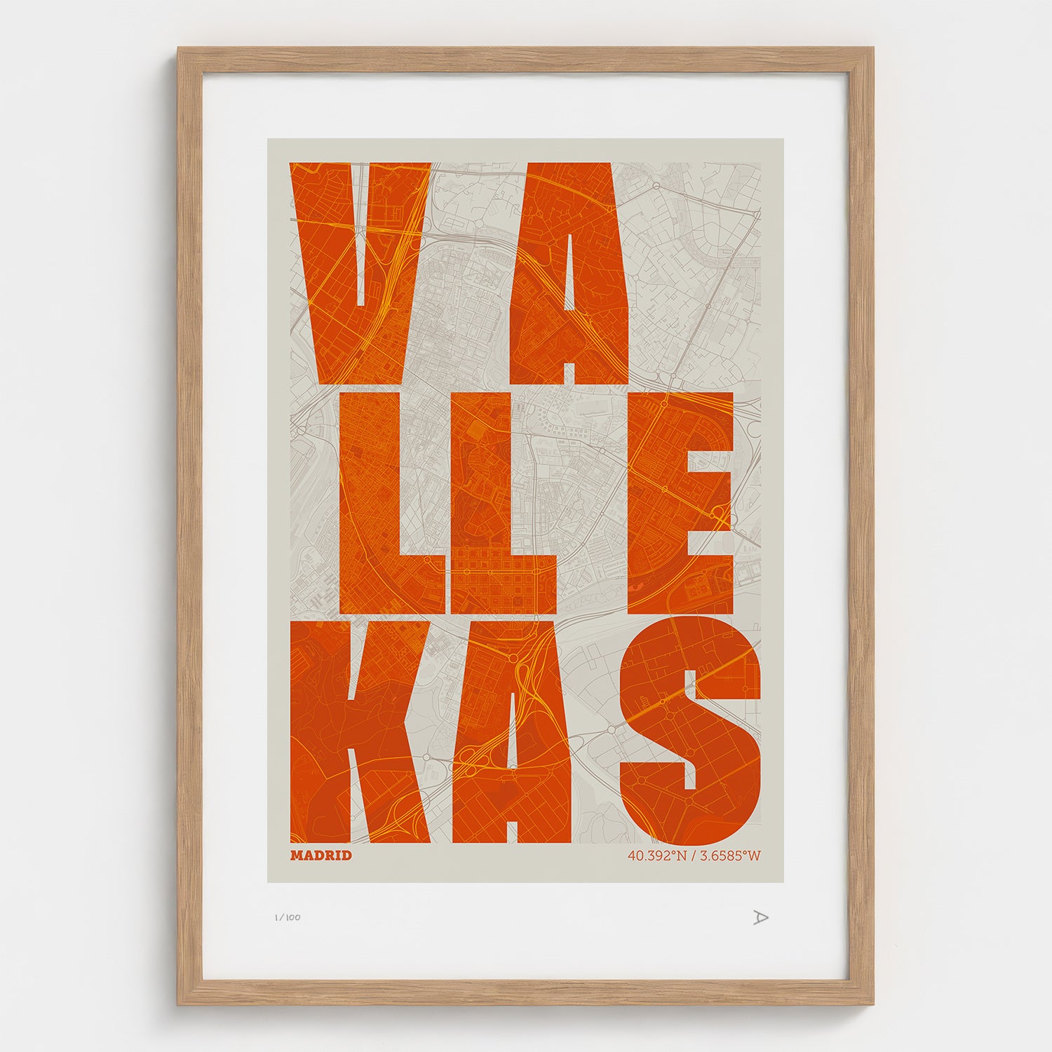 Lámina tipográfica de Vallecas – diseño Revoltosa, marco de madera natural