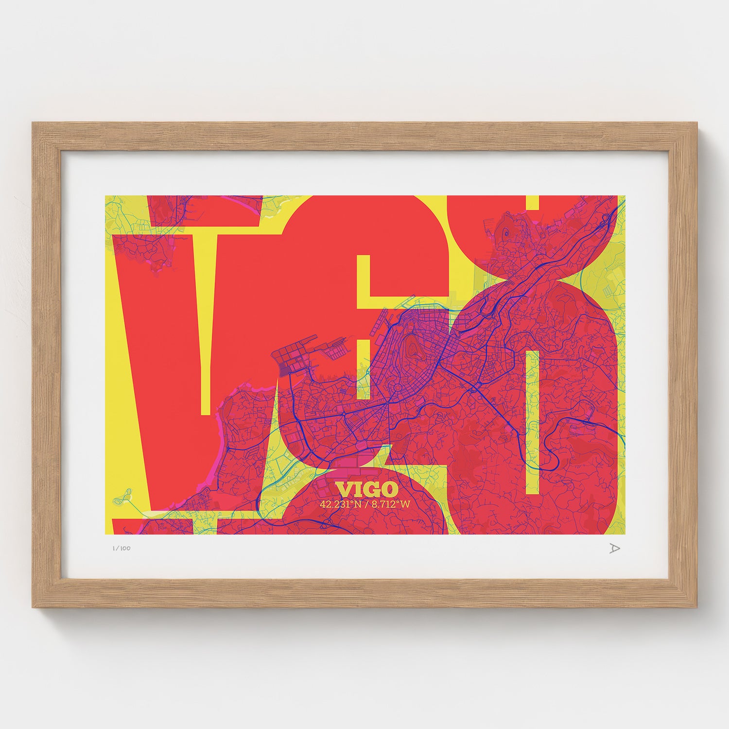Lámina tipográfica de Vigo – diseño Inseparable, marco de madera natural