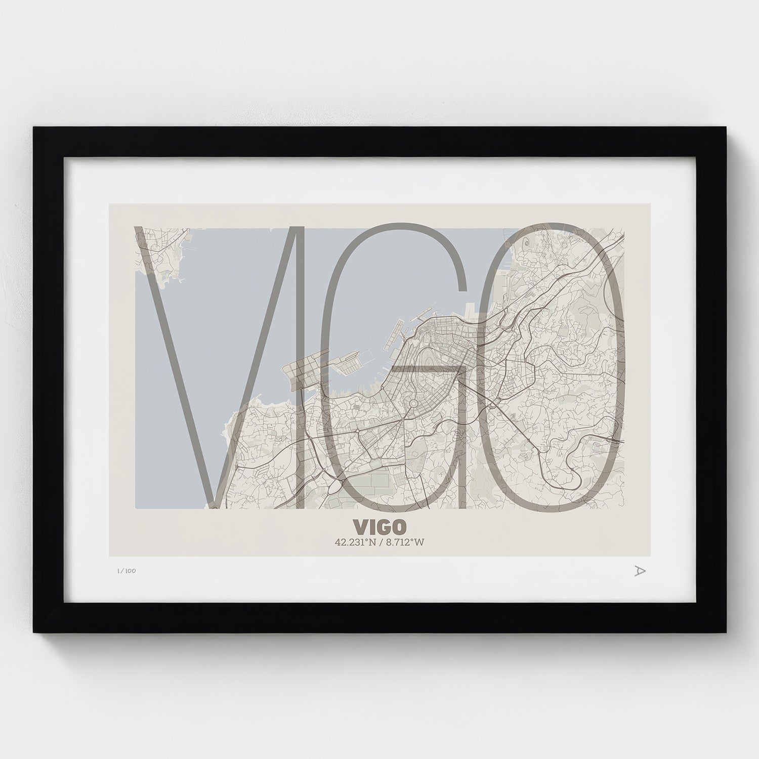 Lámina tipográfica de Vigo – diseño Ultrafina, marco negro