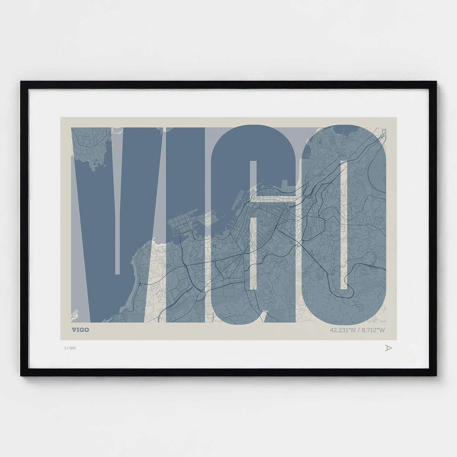 Lámina tipográfica de Vigo – diseño Extra Comprimida, marco negro