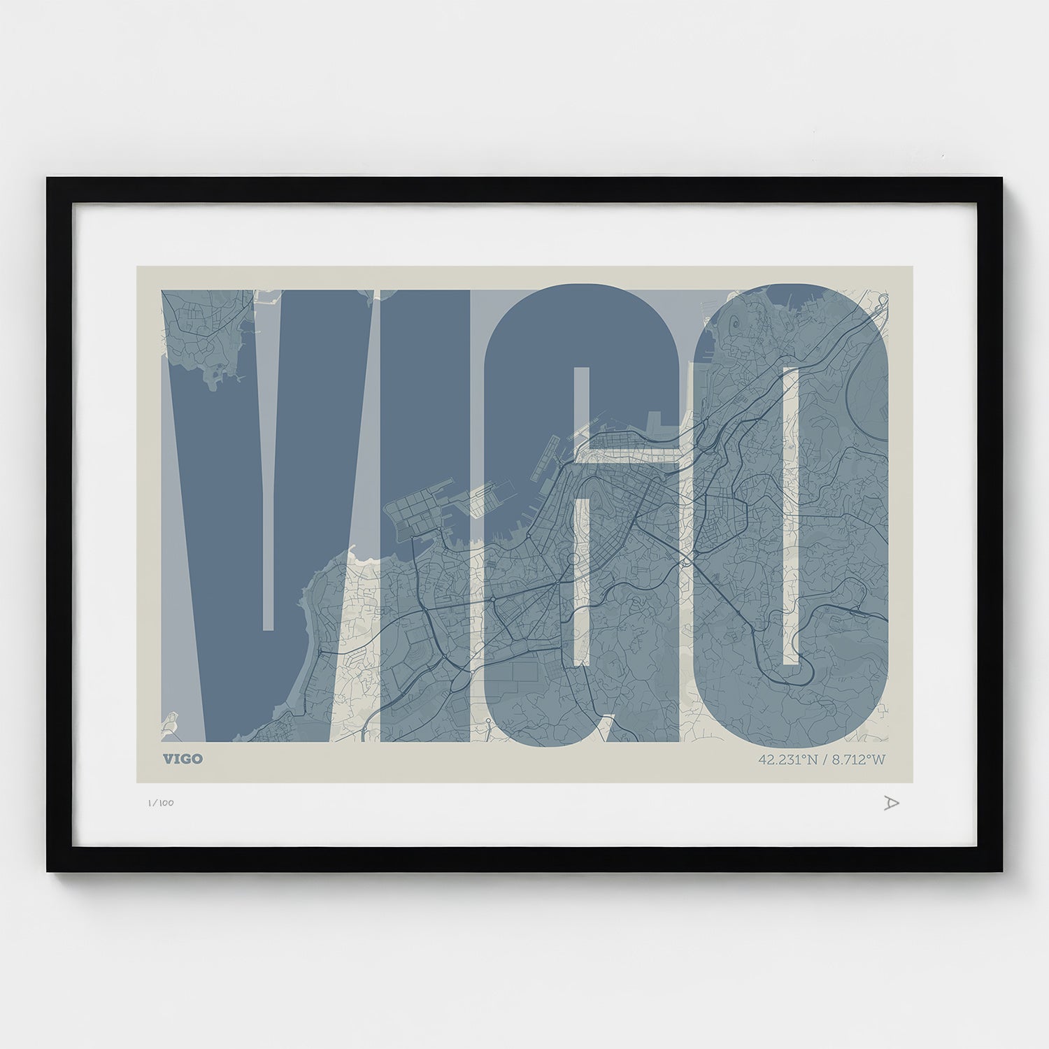 Lámina tipográfica de Vigo – diseño Extra Comprimida, marco negro