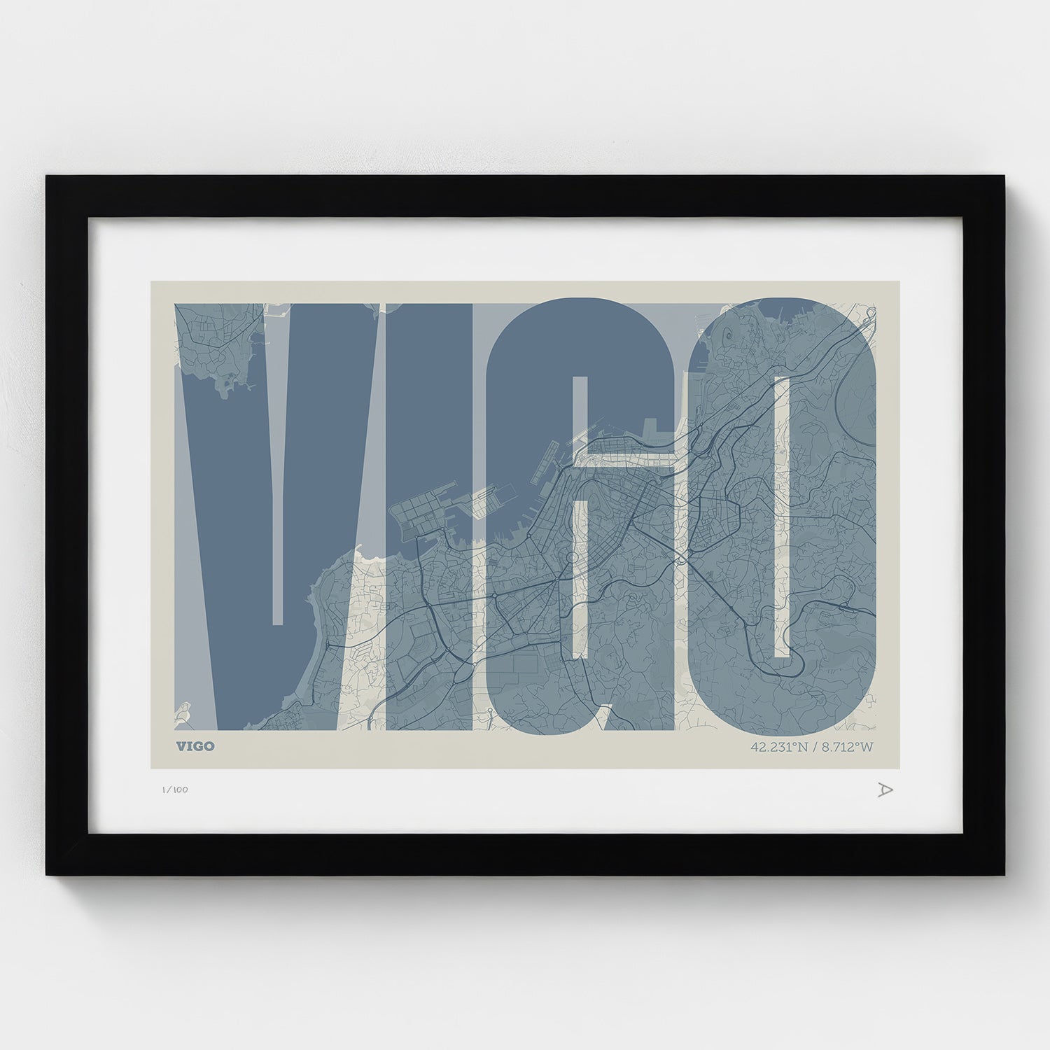 Lámina tipográfica de Vigo – diseño Extra Comprimida, marco negro