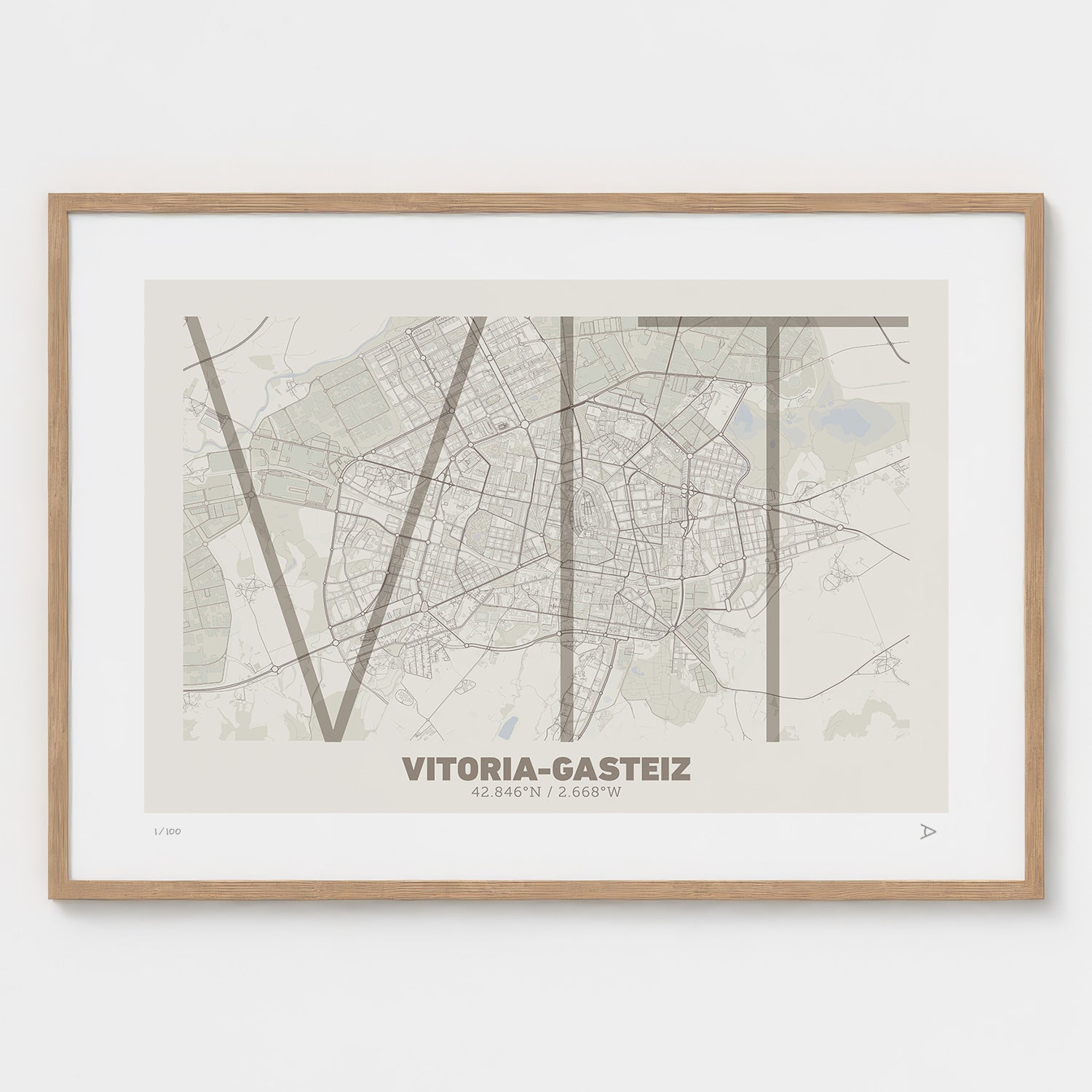 Lámina tipográfica de Vitoria-Gasteiz – diseño Ultrafina, marco de madera natural