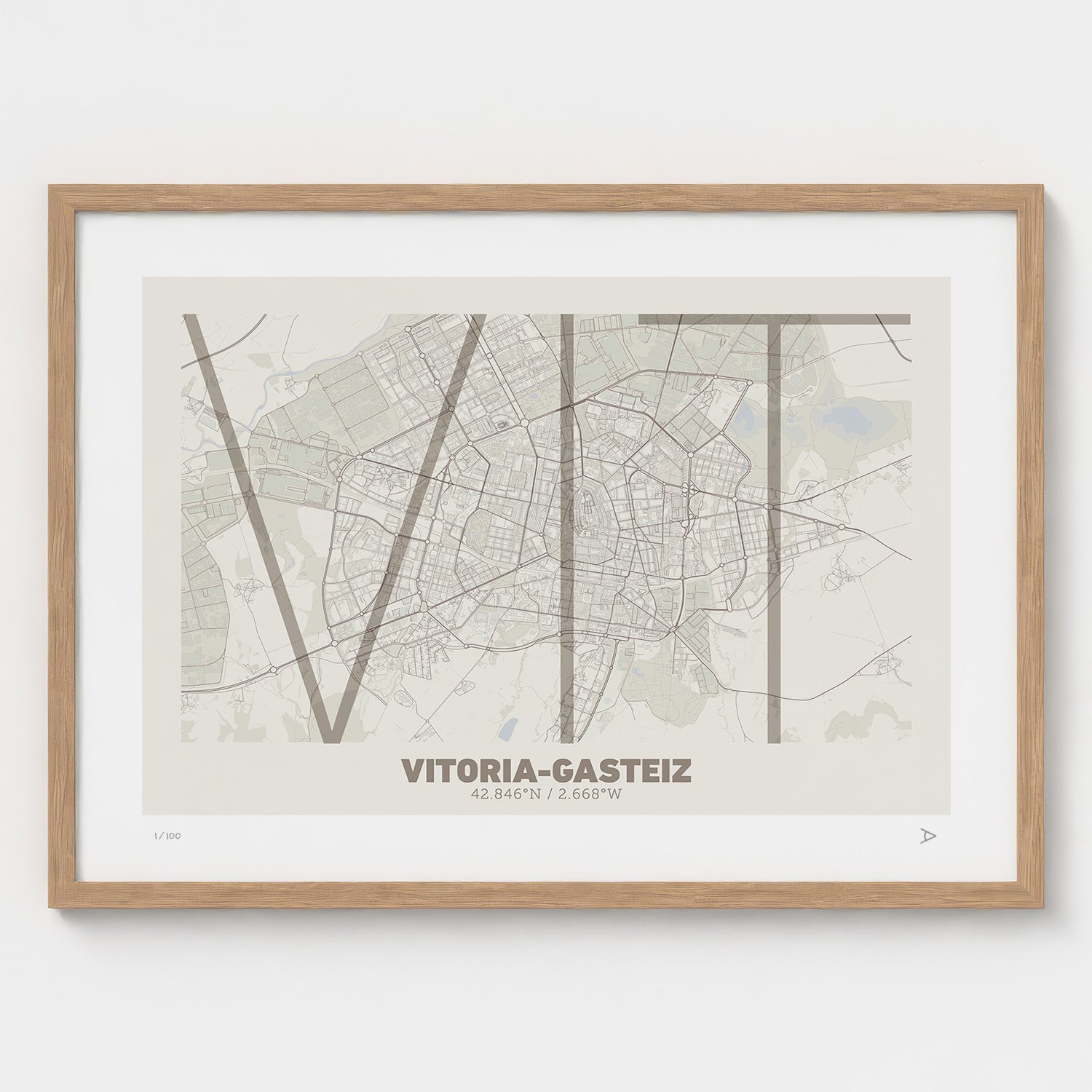 Lámina tipográfica de Vitoria-Gasteiz – diseño Ultrafina, marco de madera natural
